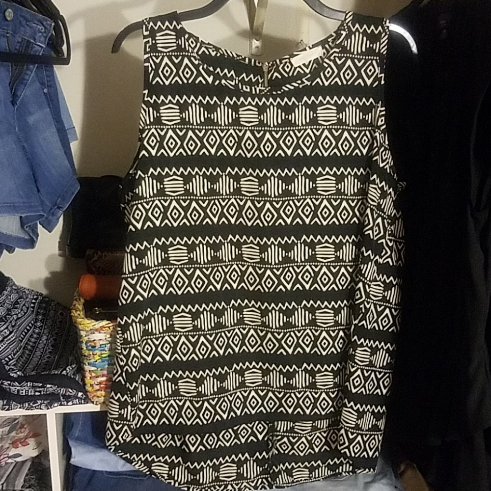 Tribal pattern sleeveless top size large